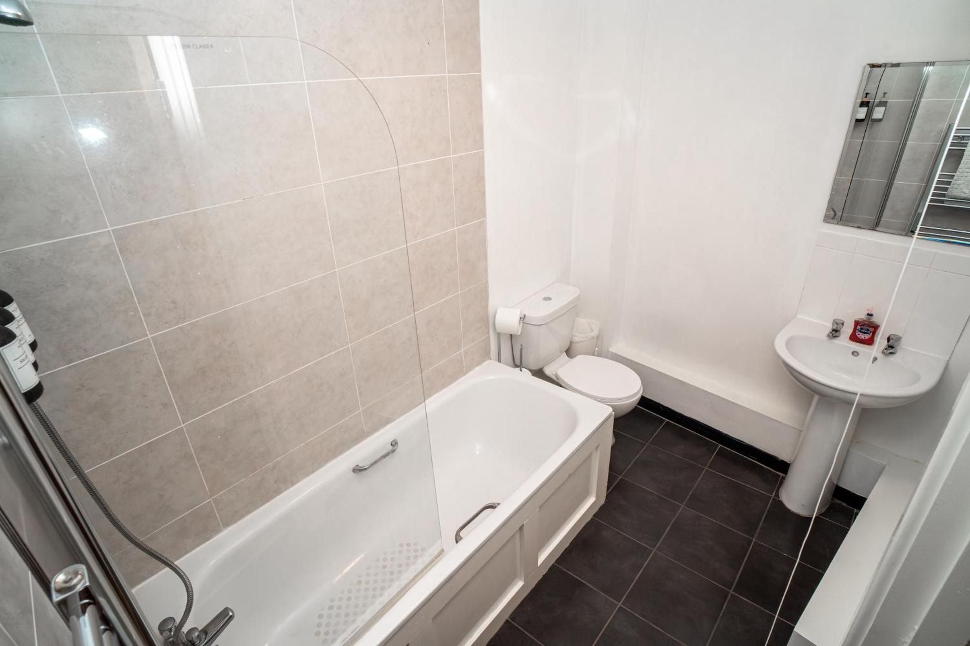3 Bedroom Central Apartment In Belfast City Centre מראה חיצוני תמונה
