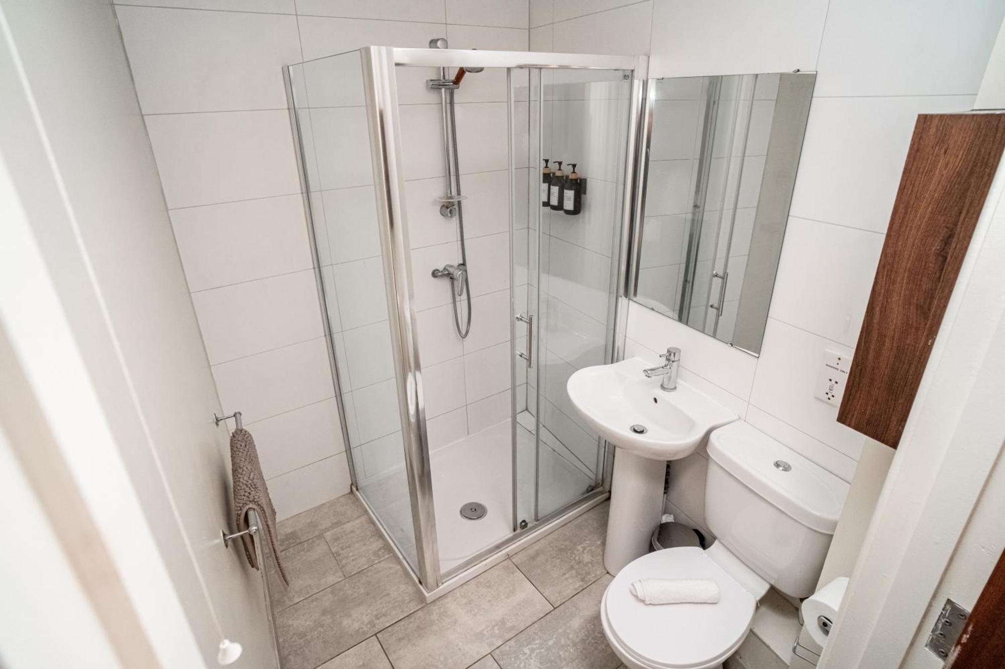 3 Bedroom Central Apartment In Belfast City Centre מראה חיצוני תמונה